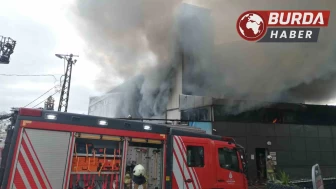 Sancaktepe’de bulunan bir fabrikada yangın çıktı.