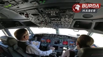Kral Vajiralongkorn, ilk yurt dışı ziyaretinde uçağı kendisi kullandı.