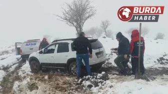 Muş'ta mahsur kalan doğaseverler AFAD tarafından kurtarıldı.