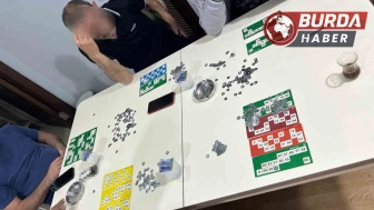 Kumar oynatıp canlı yayın yapanlara polis baskını!
