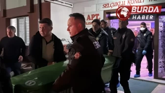 İki kardeşin boğazlarını keserek öldüren maskeli şüpheli aranıyor!
