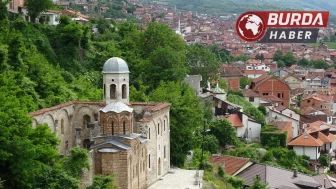 Cinnet getiren Türk baba kızını öldürüp eşini ve diğer kızını yaraladı