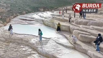 Van’ın Başkale ilçesinde bulunan travertenlere ziyaretçi akını
