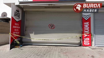 Mersin’de 3 genç, oto yıkama dükkanında ölü olarak bulundu.