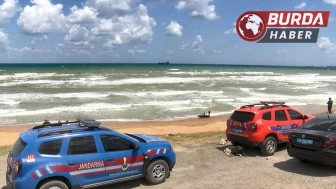 Sarıyer’de yasaklara rağmen denize giren 2 genç kayboldu.