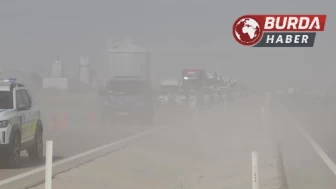 Aksaray’da kum fırtınasında 5 araç çarpıştı, 8 kişi yaralandı.