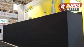 Paris Airshow’daki İsrailli stantlara siyah branda çekildi.