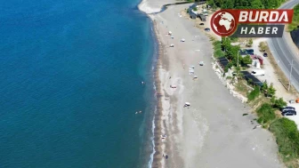 Akçakoca’da yasağın kalkmasına rağmen sahiller boş kaldı.