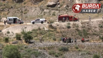 Tunceli’de kayıp gencin cesedi baraj gölündeki araçtan çıkarıldı.