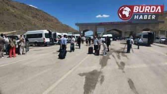 Umman, İran’daki vatandaşlarını tahliye etmeye başladı.