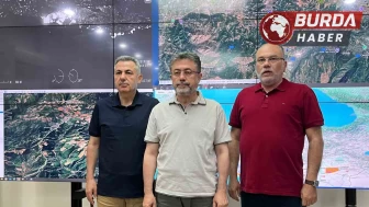 İzmir’deki yangınlar sebebiyle 5 köy ve 2 mahalle tedbiren boşaltıldı
