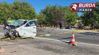 Manisa'nın Demirci ilçesinde feci kaza: 3 ölü, 2 yaralı