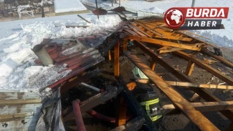 Diyarbakır'da Okulda Sobadan Çıkan Kıvılcım Çatıda Yangın Çıkardı