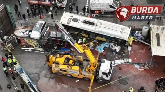 İETT Otobüsü Kontrolden Çıkarak Otoparka Daldı: Faciadan Dönüldü