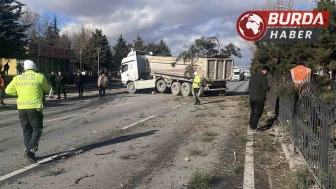 Konya'da Tır Ağaçları Ezip Karşı Şeride Geçti, Sürücü Ağır Yaralandı