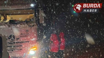 Kızılay Ekipleri Zorlu Hava Koşullarında Mahsur Kalanlara Yardım Etti