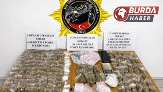 16 Yaşındaki Çocuk Parkta Uyuşturucu Ticareti Yaparken Yakalandı