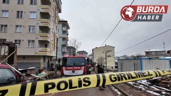 Sultanbeyli'de 5 Katlı Binada Çıkan Yangında 12 Kişi Kurtarıldı