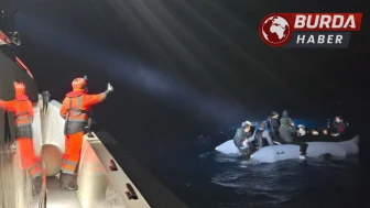 Urla Açıklarında Motoru Arızalı Botta 24 Düzensiz Göçmen Kurtarıldı
