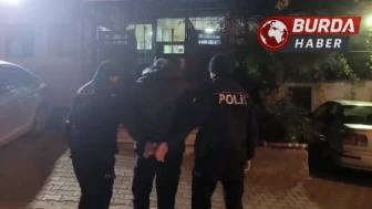 İzmir Konak'ta 19 Yıl Kesinleşmiş Hapis Cezalı Şahıs Yakalandı