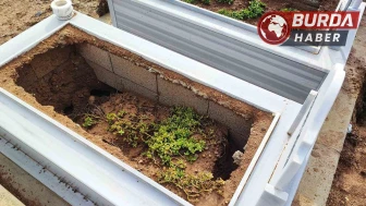 Adana'da Mezar Yerleri Çöktü, Aileler İsyan Etti