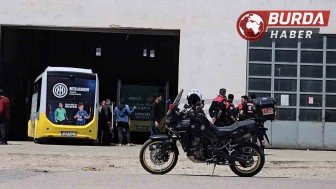 Tamire bıraktığı otomobilinin başında silahlı saldırıya uğradı