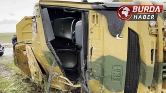 Aksaray’da askeri kamyon devrildi: 2 asker yaralandı