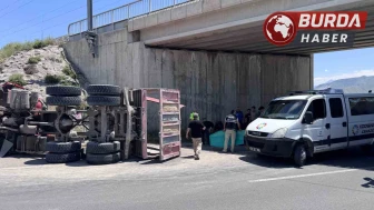 Kayseri'de damperi açılan kamyon köprüye çarptı: 1 kişi öldü