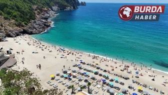 Kleopatra Plajı turistlerle doldu