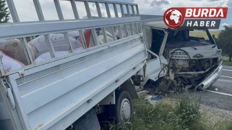Elazığ’da kamyonetler çarpıştı: 2 kişi yaralandı