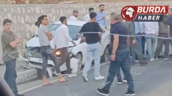 Siirt’te düğün konvoyunda kaza: 2 kişi yaralandı
