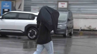 İstanbul Anadolu Yakası'nda Şiddetli Yağmur Yağışı Düştü