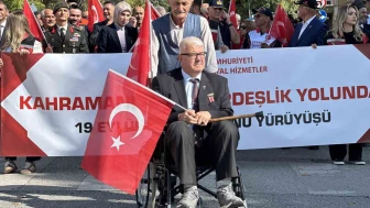 Gazi, tekerlekli sandalyeyle yaptığı yürüyüşle ilham kaynağı oldu.
