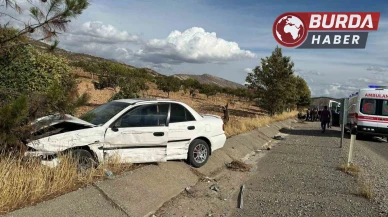 Kaza sonucu otomobil ile hafif ticari araç çarpıştı, 3 kişi yaralandı