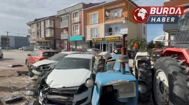 Gönen’de Freni Boşalan Tır, Park Halindeki 8 Araca Çarptı