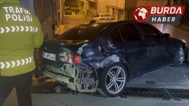 Polisin Dur İhtarına Uymayıp Kaçan Sürücü 3 Araça Çarptı