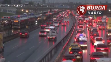 İstanbul'da Yağmurla Birlikte Trafik Yüzde 90' a Ulaştı