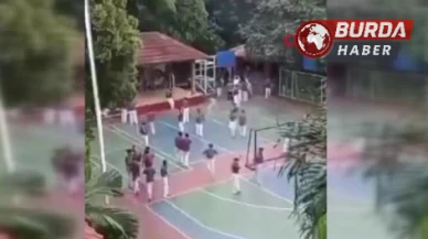 Endonezya'da Cuma Namazı Esnasında camide Patlama Meydana Geldi