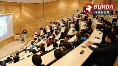 Başörtülü Öğrenciye Hakaret Eden Hoca Eğitimden Men Edildi