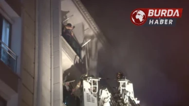 Esenyurt'ta 5 Katlı Binada Yangın Çıktı, Vatandaşlar Kurtarıldı