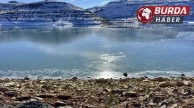 Bayburt'ta Gökçedere Göleti Buz Tuttu, Sıcaklık Eksi Derecelere Düştü