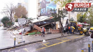 25 Kişinin Zehirlenmesiyle İlgili Gündeme Gelen Restoran Yıkıldı