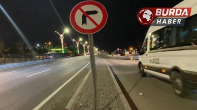 Ankara’da motosiklet trafik levhasına çarptı,2 kişi hayatını kaybetti.