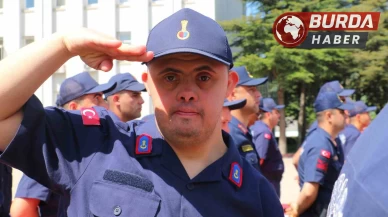 52 özel gereksinimli genç ettikleri yeminle bir günlüğüne asker oldu.