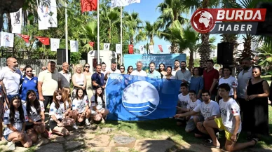 Antalya Muratpaşa’nın mavi bayrakları plajlara çekildi.