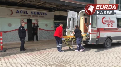 Bursa’da çocuk 3’üncü kattan düşerek ağır yaralandı.