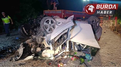 Çanakkale’de korkunç trafik kazası: 6 kişi hayatını kaybetti