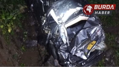 Kontrolden çıkan araç uçuruma yuvarlandı: 3 kişi öldü