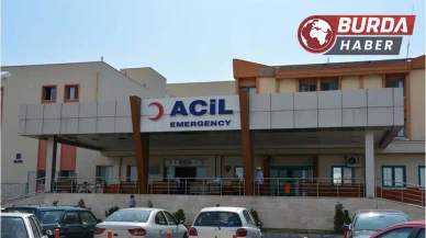 İzmir’de lise öğrencisi önce babasını öldürdü sonra annesini yaraladı.