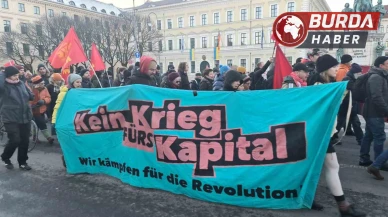 Almanya'da ABD'nin Venezuela'ya Müdahalesi Protesto Edildi